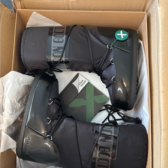 Moon Boot Box - Picture 2 of 5